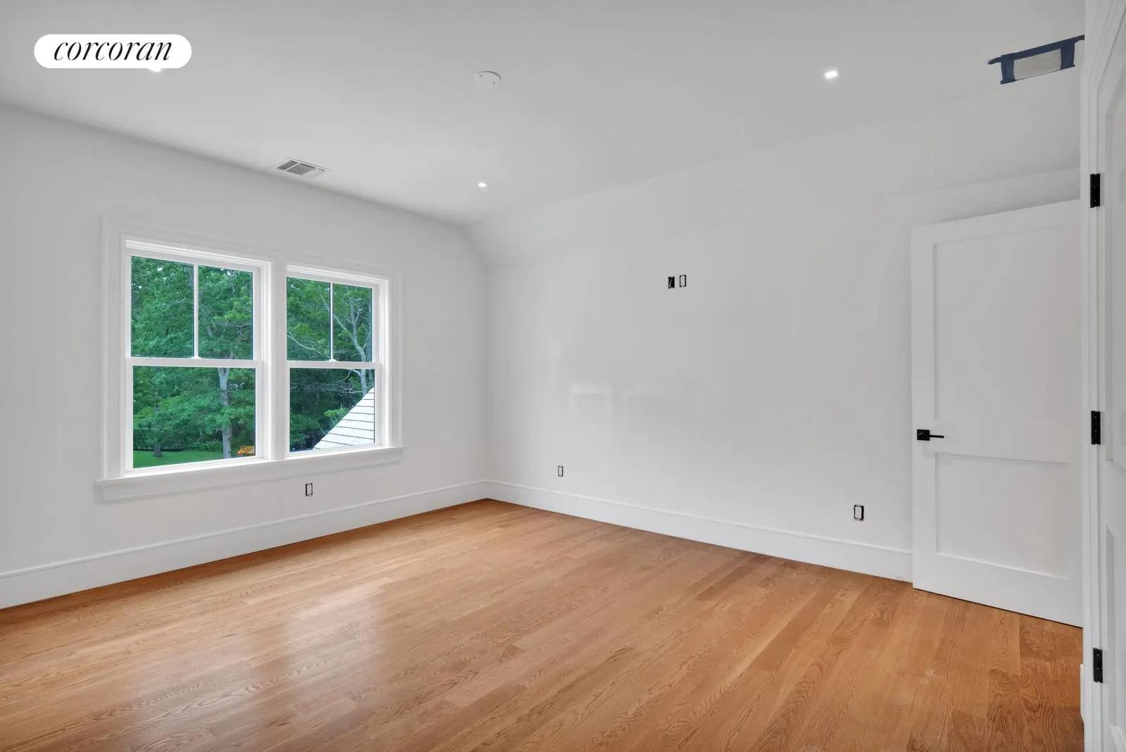 New York City Real Estate | View 4 Frazier Avenue | room 22 | View 23