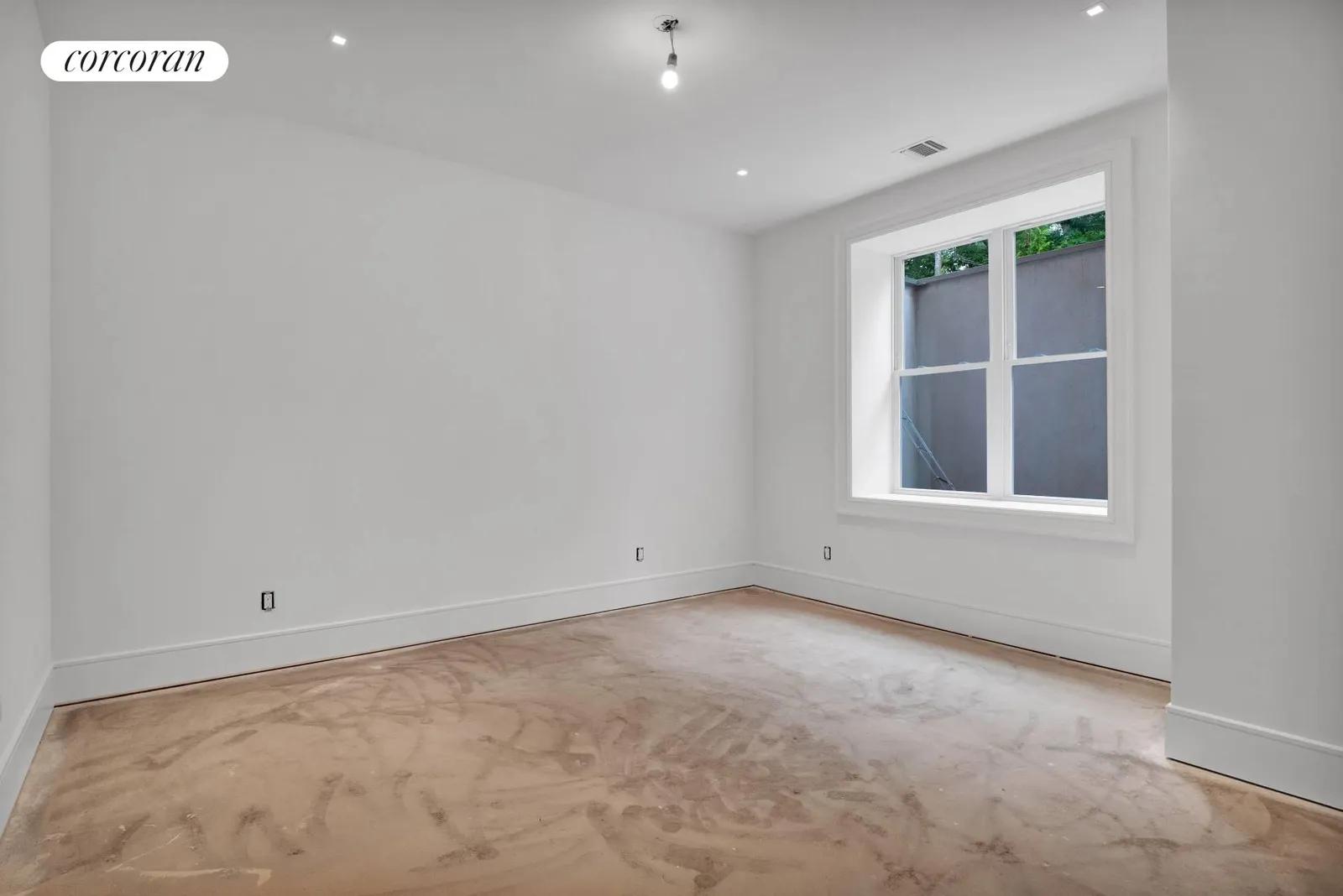 New York City Real Estate | View 4 Frazier Avenue | room 27 | View 28