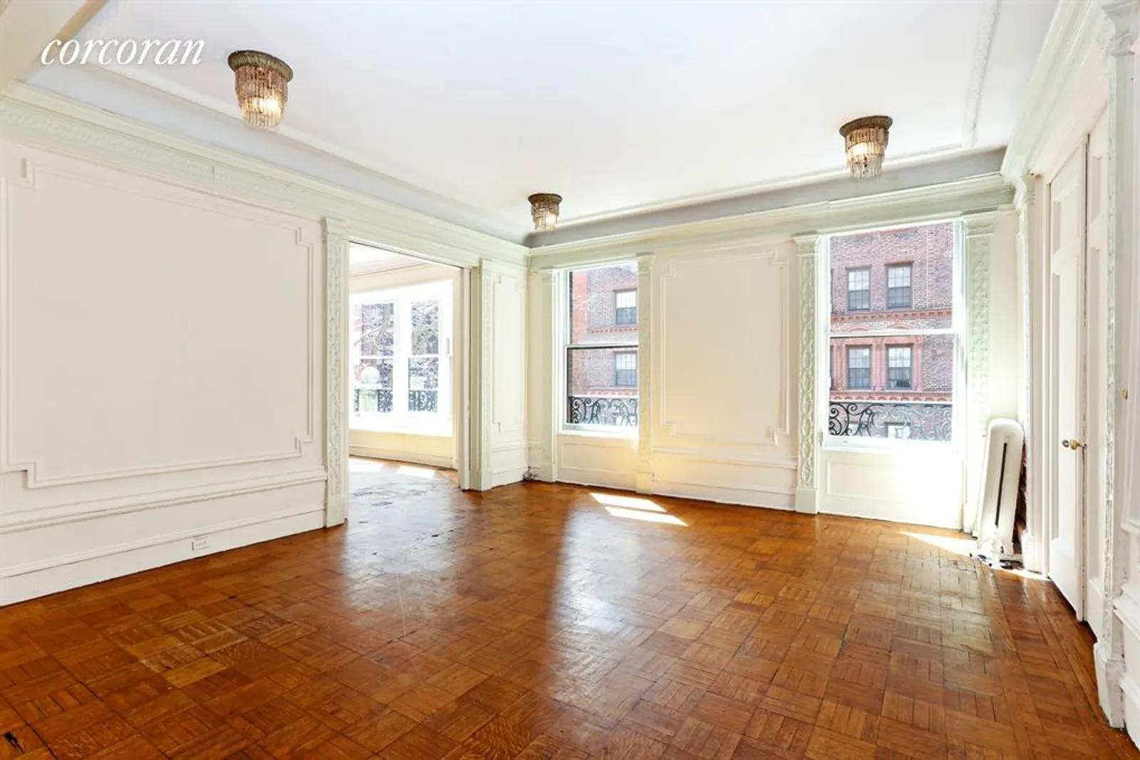 New York City Real Estate | View 43 Fifth Avenue, 3SE | Sunny and Spacious Rooms | View 2