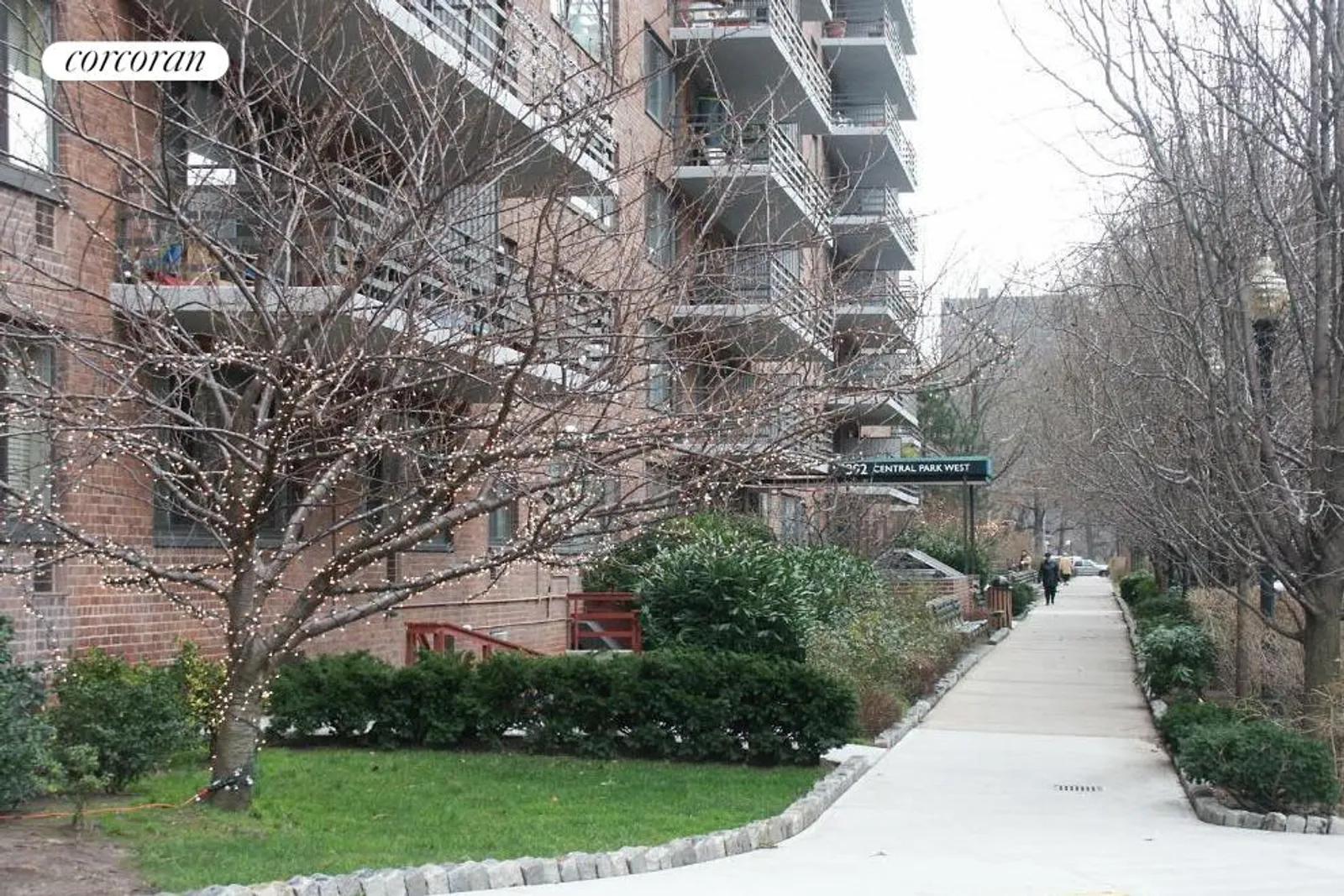 New York City Real Estate | View 392 Central Park West, 16E | South walkway | View 7