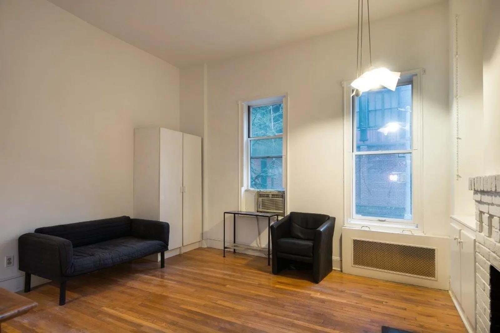 New York City Real Estate | View 8-10 Bethune Street, 1A | room 4 | View 5