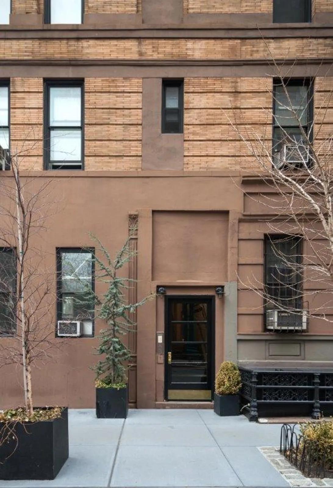 New York City Real Estate | View 8-10 Bethune Street, 1A | room 5 | View 6