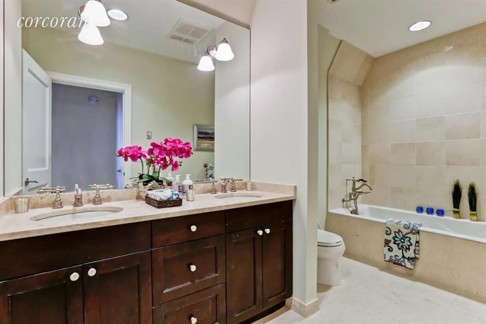 New York City Real Estate | View 455 Central Park West, LM19 | Bathroom | View 14