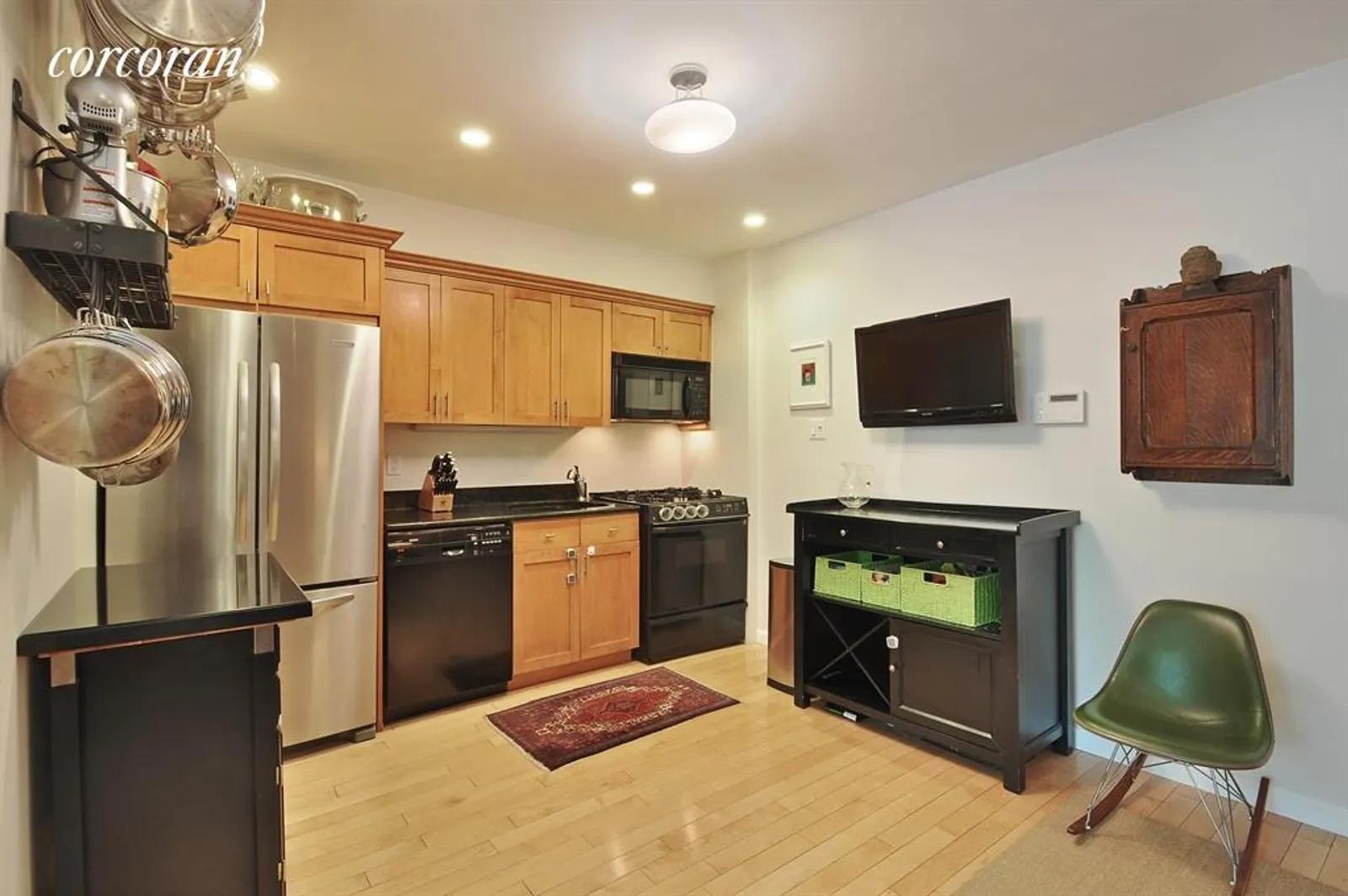 New York City Real Estate | View 154 West 77th Street, BR | Kitchen | View 3