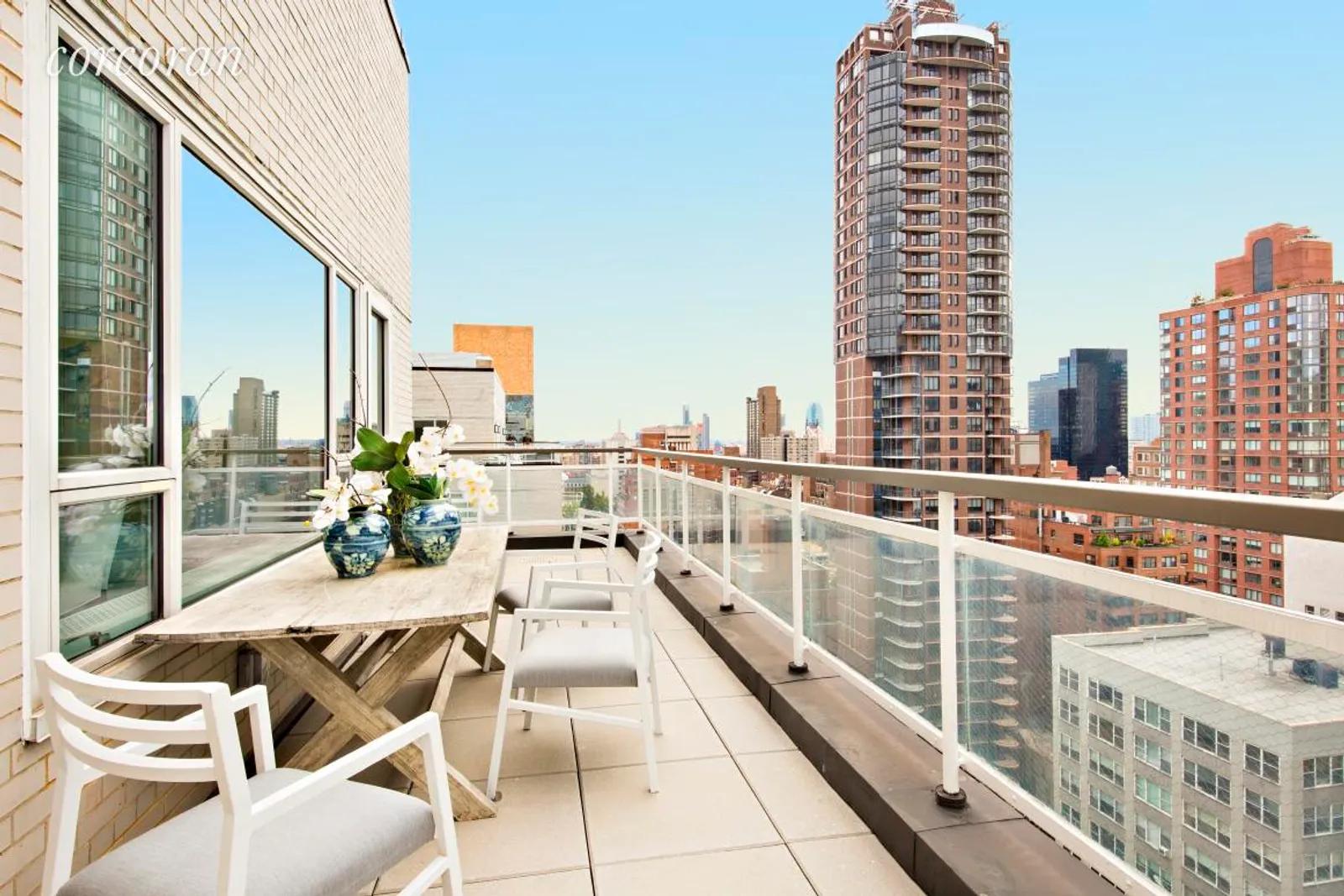 New York City Real Estate | View 200 East 66th Street, PH D2102 | room 10 | View 11