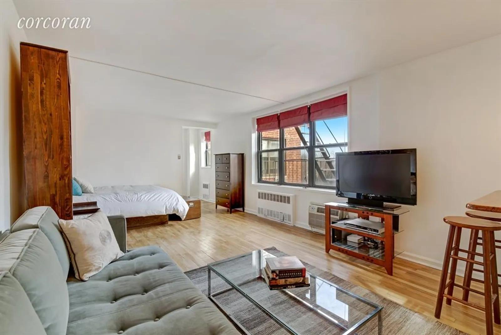 New York City Real Estate | View 185 Prospect Park SW, 604 | Living Room | View 2