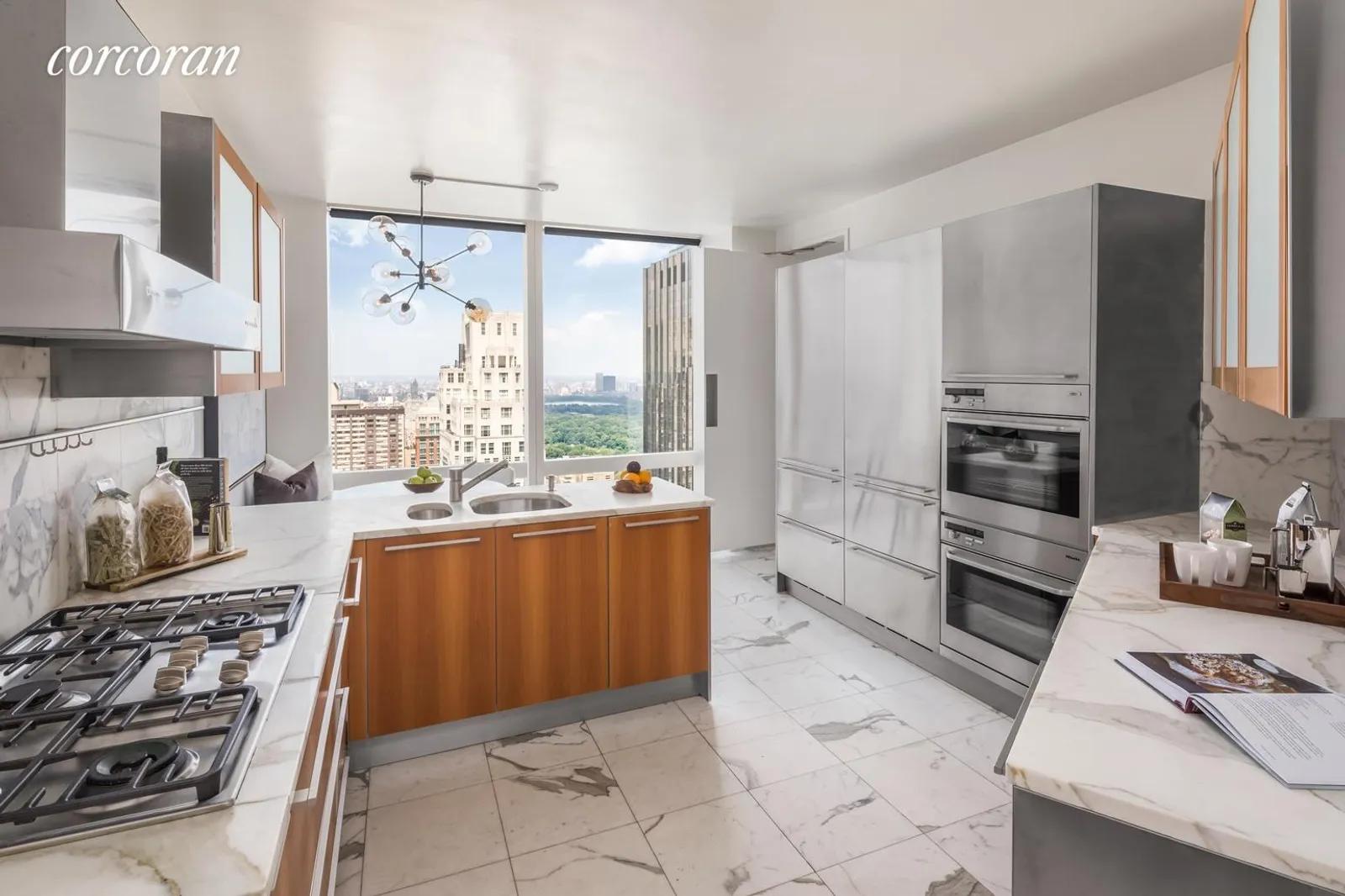 New York City Real Estate | View 25 Columbus Circle, 63A | room 6 | View 7
