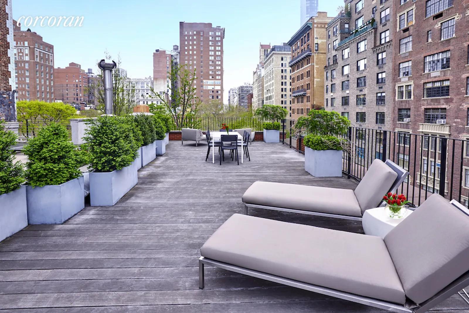 New York City Real Estate | View 38 Gramercy Park North, 5E | Common Roof Deck | View 6