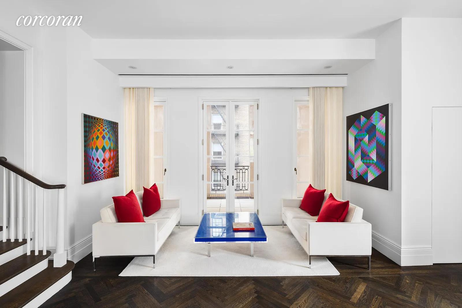 New York City Real Estate | View 3 East 95th Street, Penthouse | Living Room | View 3