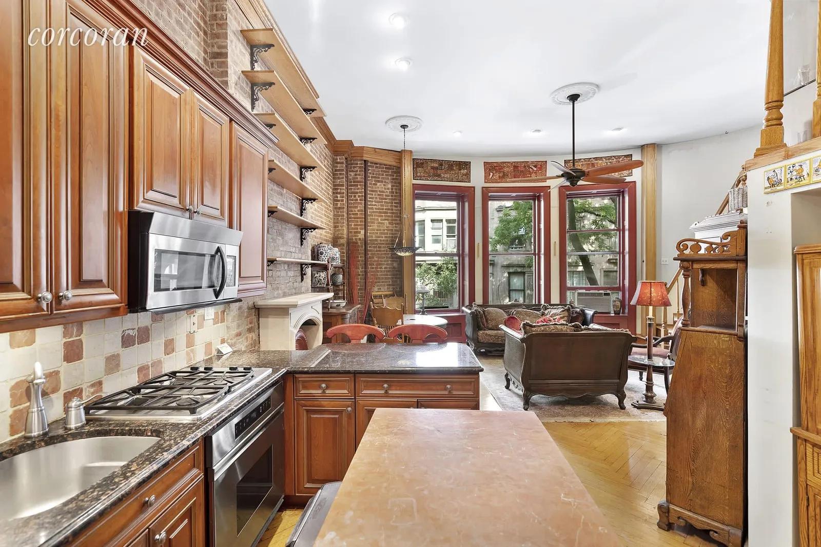 New York City Real Estate | View 22 West 76th Street, 2F | room 2 | View 3
