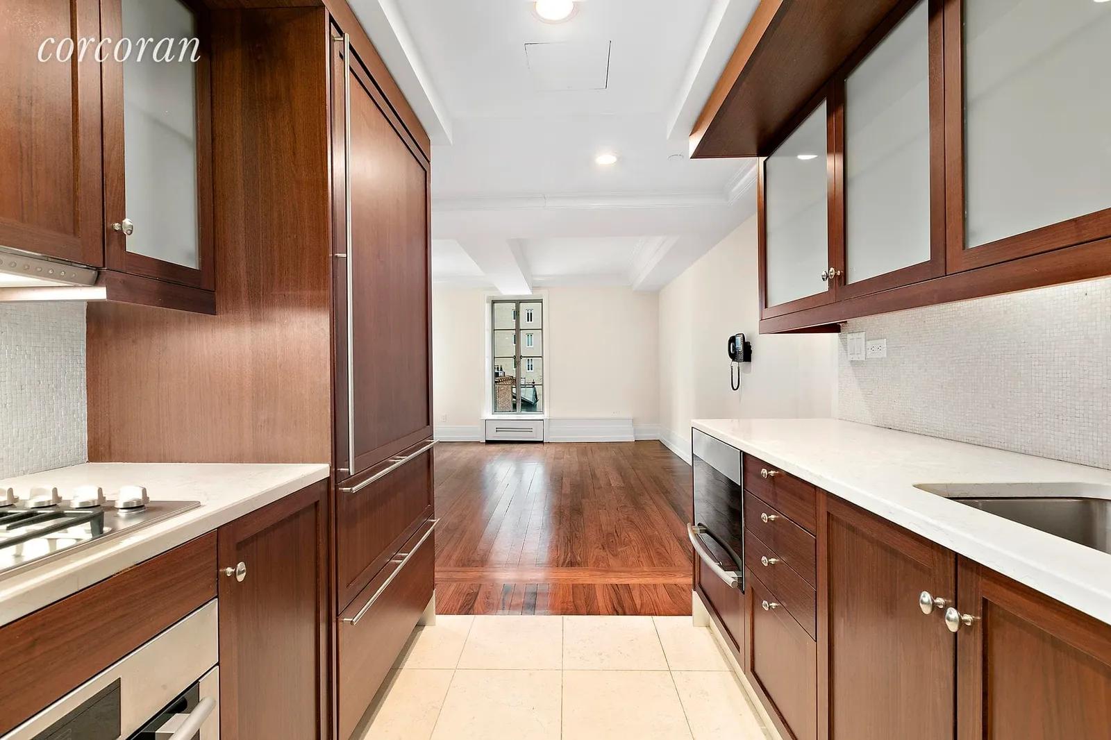New York City Real Estate | View 140 East 63rd Street, 6D | Top-of-the-line Appliances | View 10