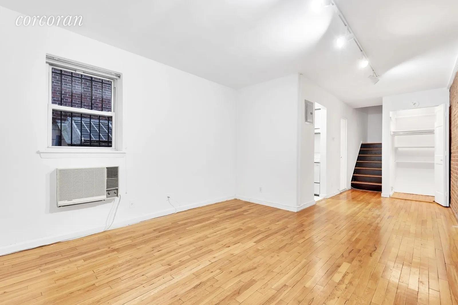 New York City Real Estate | View 53 West 76th Street, 4-B | room 2 | View 3