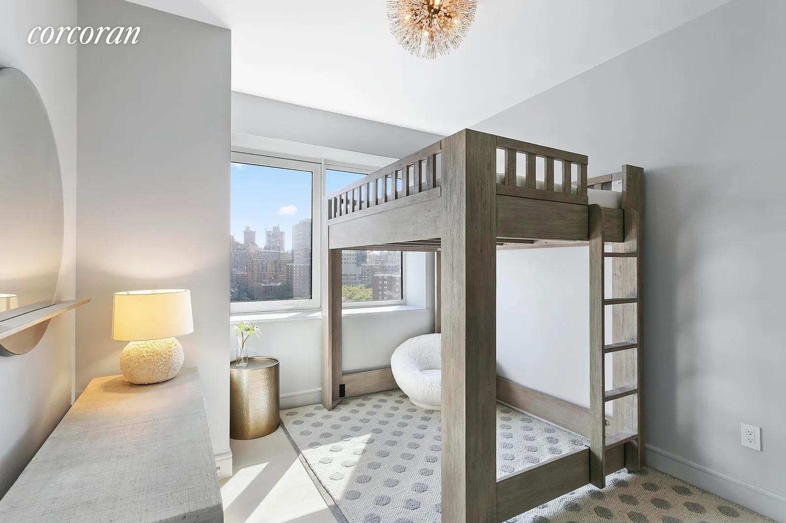 New York City Real Estate | View 1399 Park Avenue, 19B | room 9 | View 10