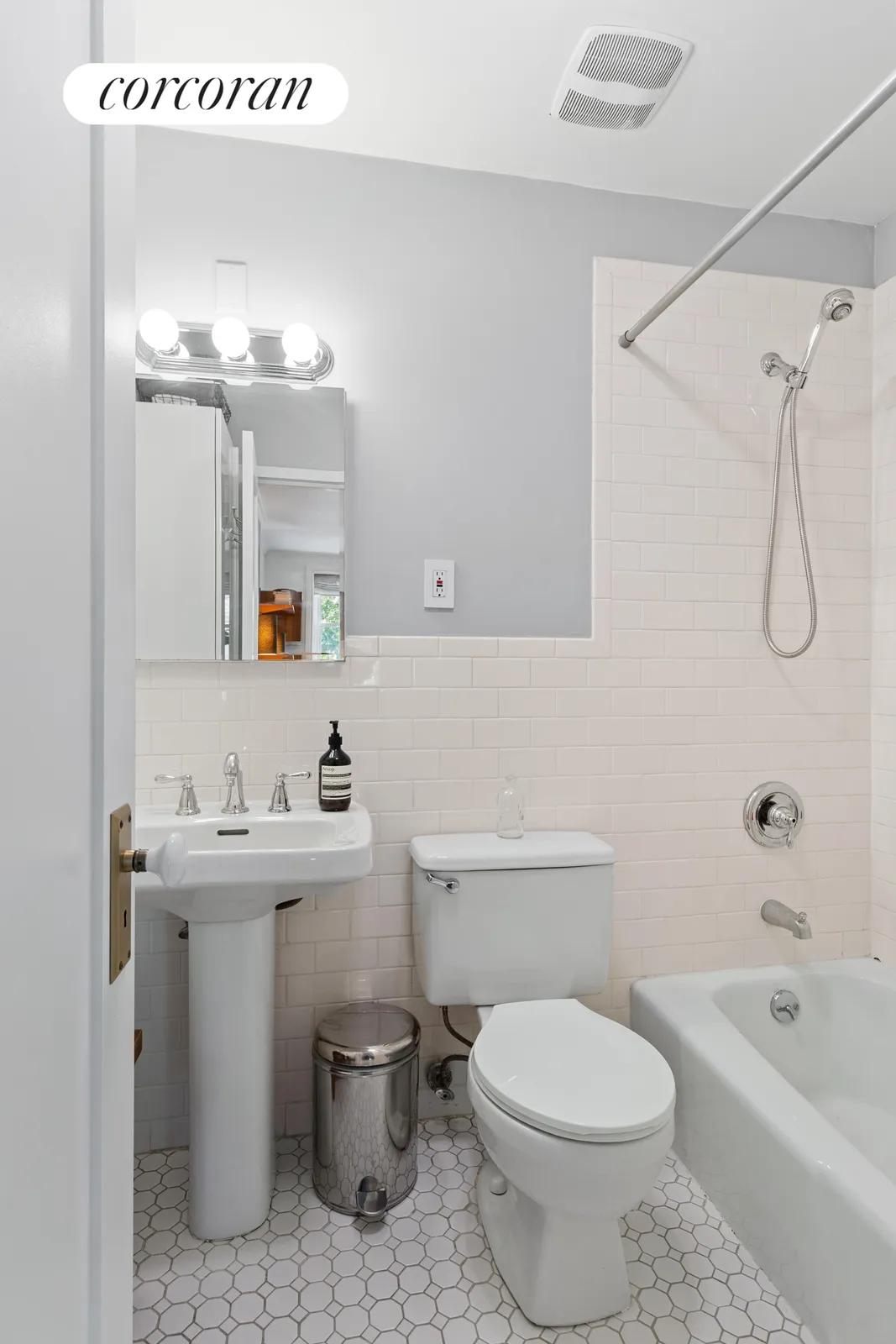 New York City Real Estate | View 21 South Portland Ave, 3R | Bathroom | View 7