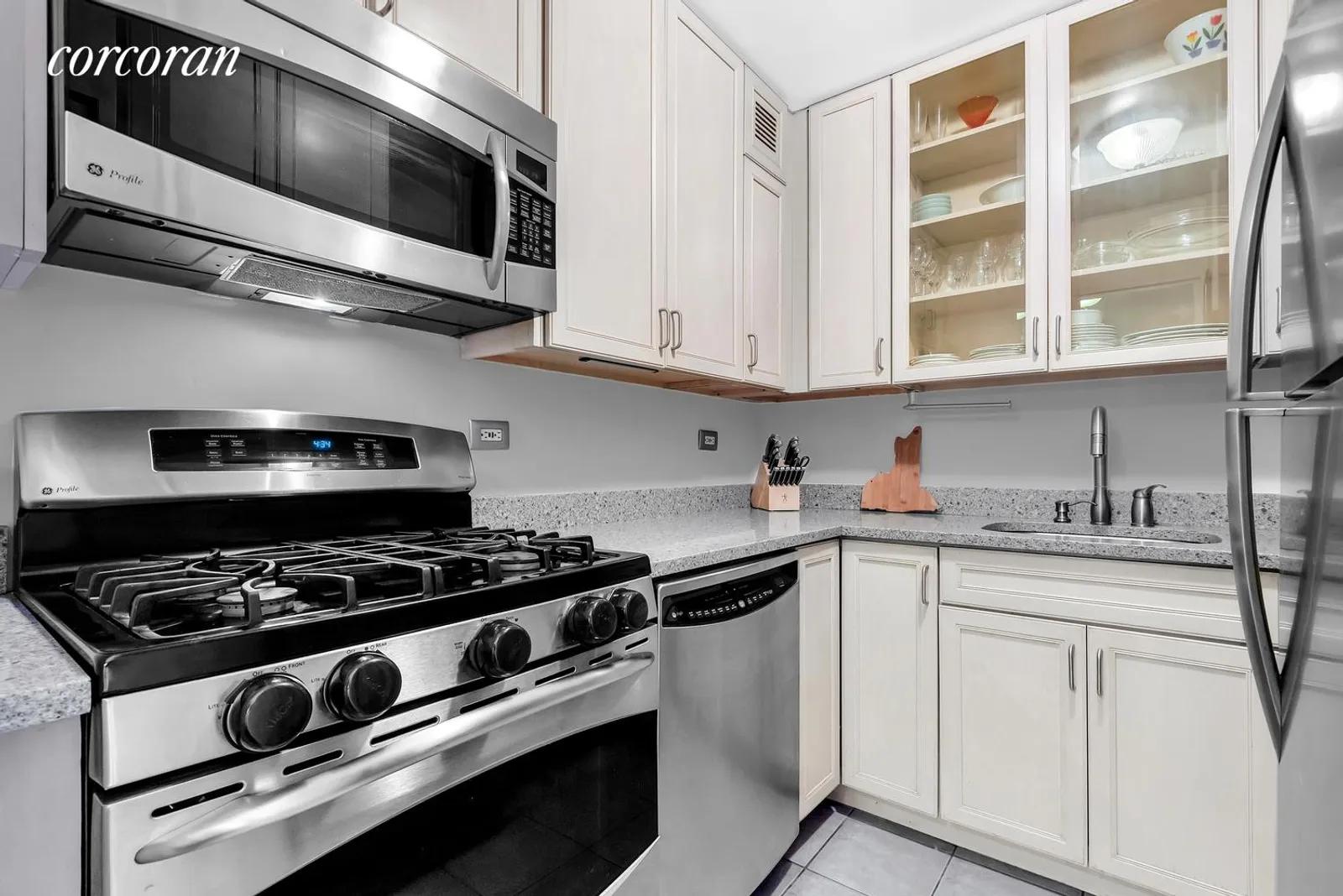 New York City Real Estate | View 165 West 66th Street, 6E | Select a Category | View 5