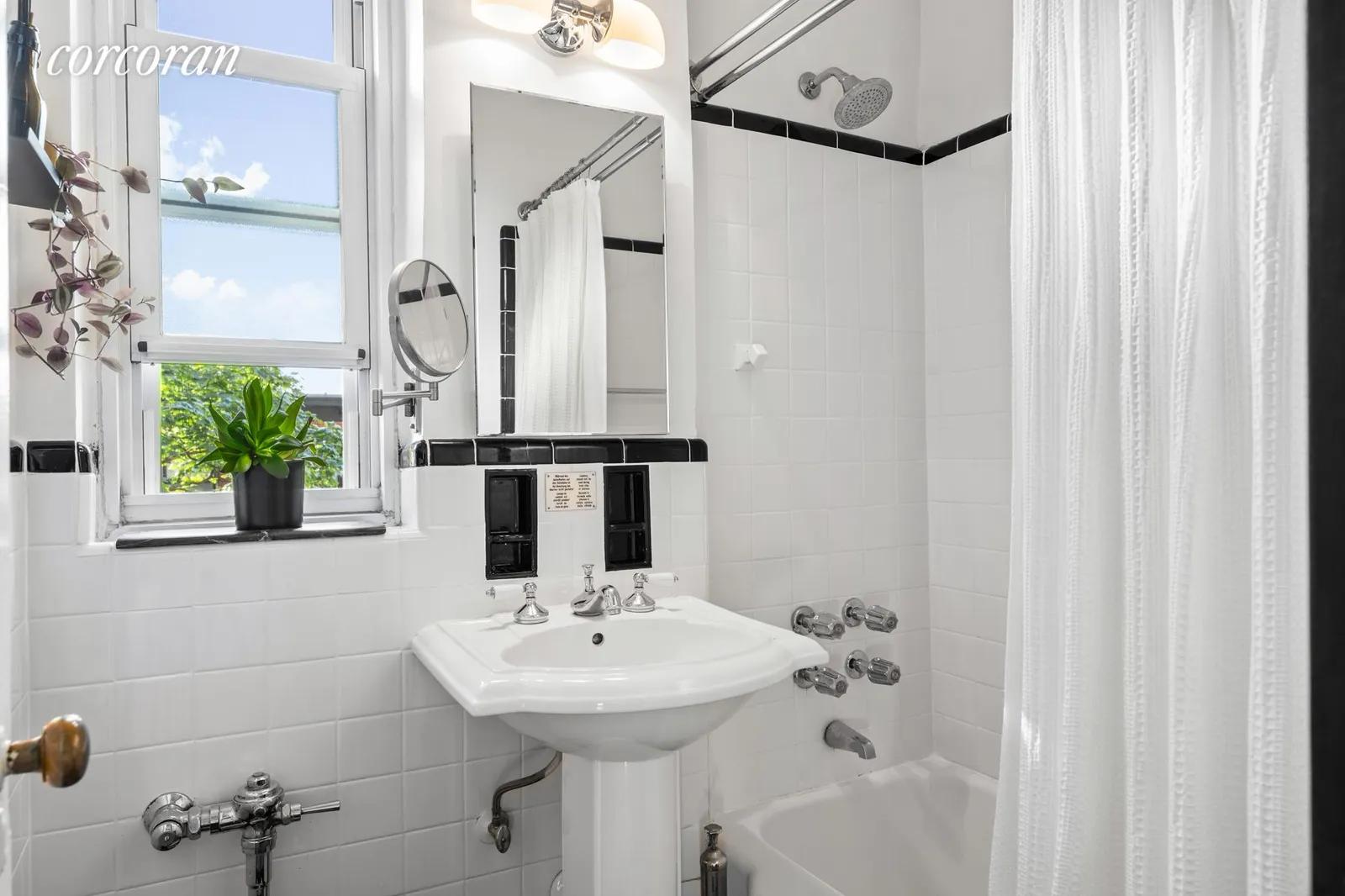 New York City Real Estate | View 25 Plaza Street West, 4A | Full Bathroom | View 6