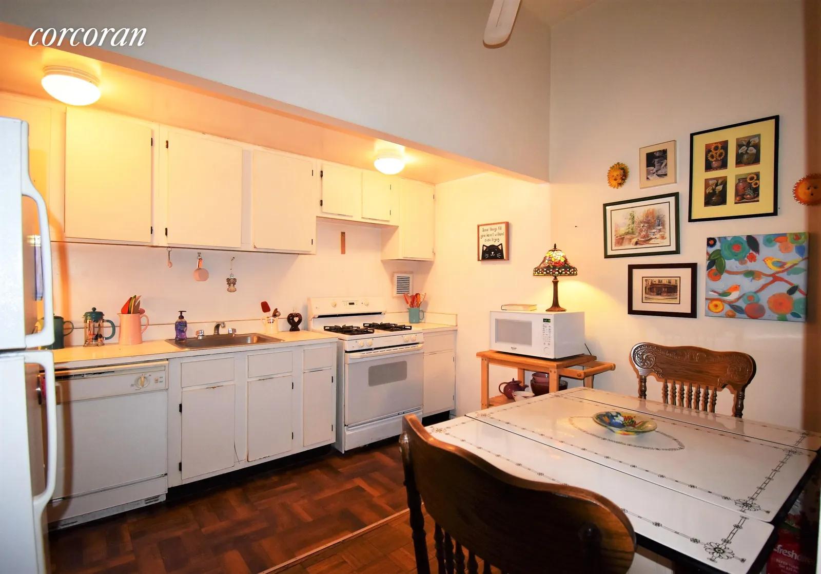 New York City Real Estate | View 423 Atlantic Avenue, 3K | Kitchen | View 2