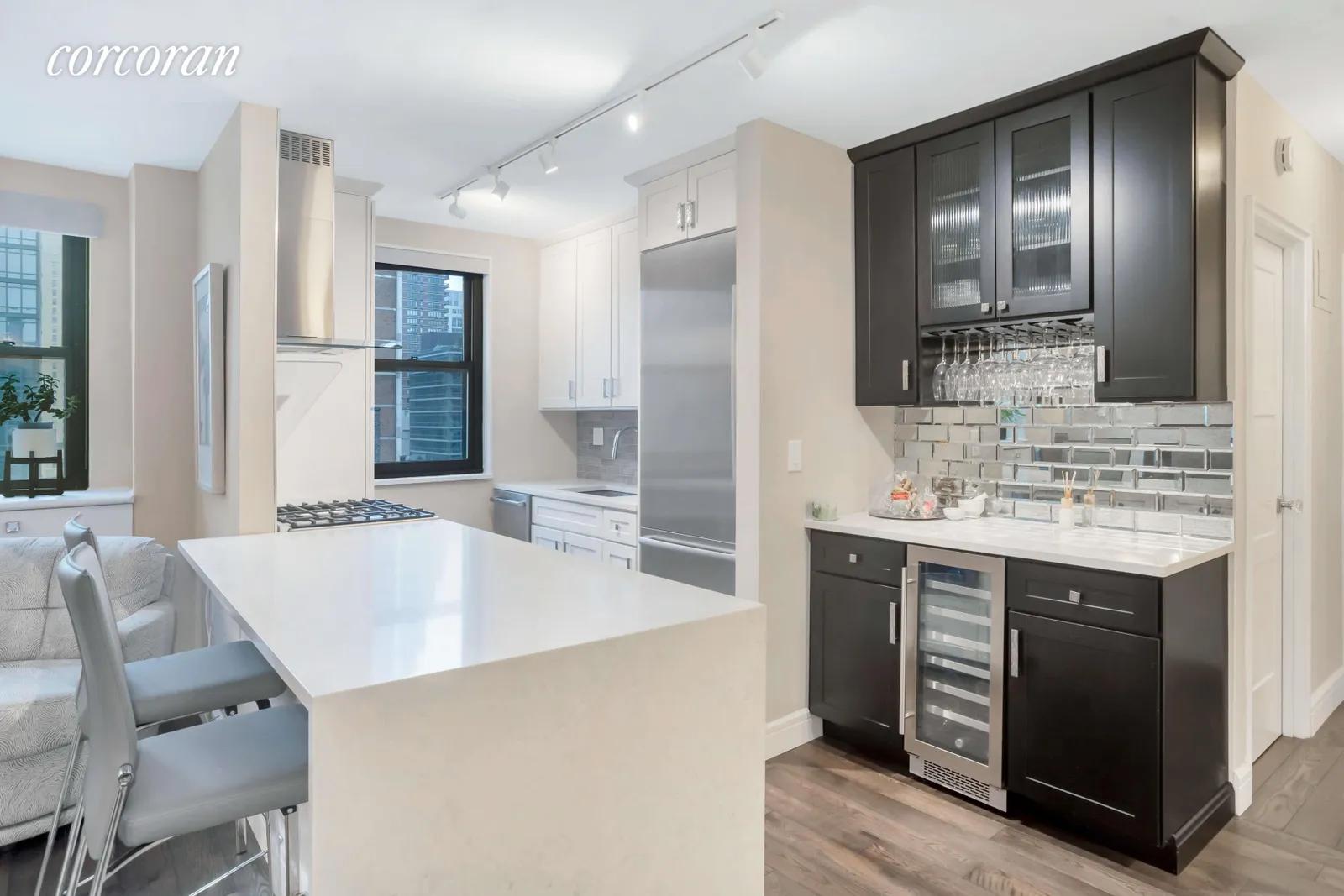 New York City Real Estate | View 315 East 72nd Street, 20M | room 1 | View 2