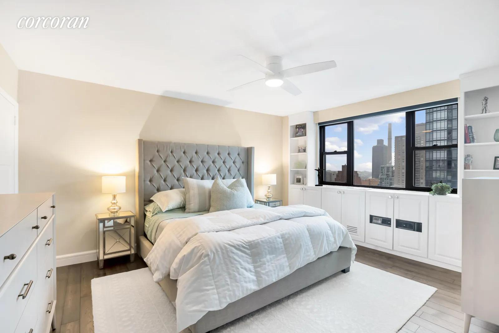 New York City Real Estate | View 315 East 72nd Street, 20M | room 4 | View 5