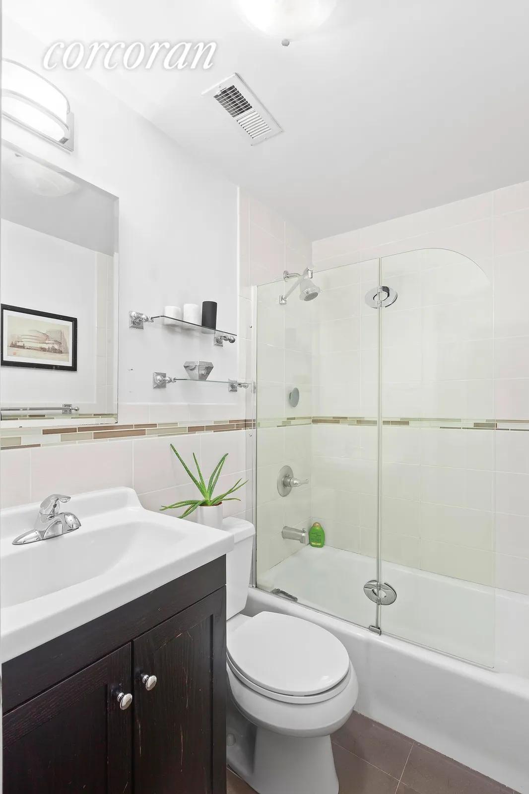 New York City Real Estate | View 161 Ninth Avenue, 4B | Full Bathroom | View 5