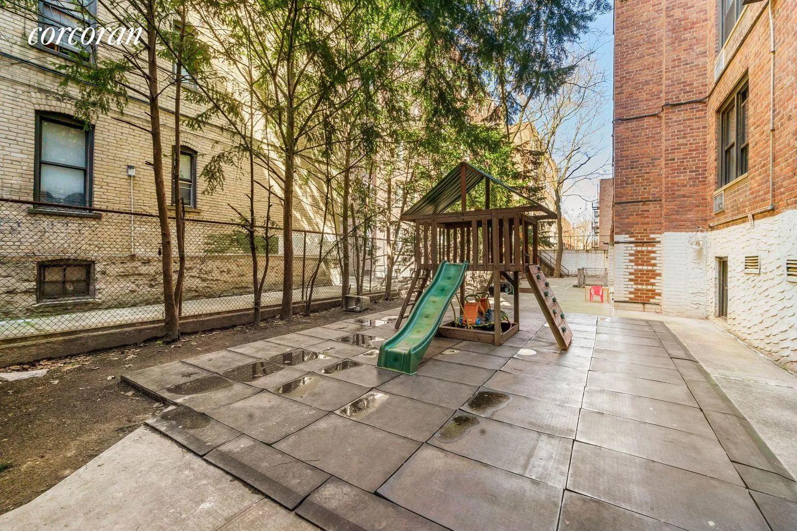 New York City Real Estate | View 275 Webster Avenue, 1M | room 8 | View 9