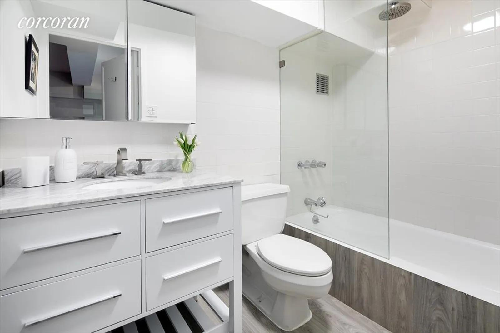 New York City Real Estate | View 253 West 73rd Street, 5M | Primary Bathroom | View 4