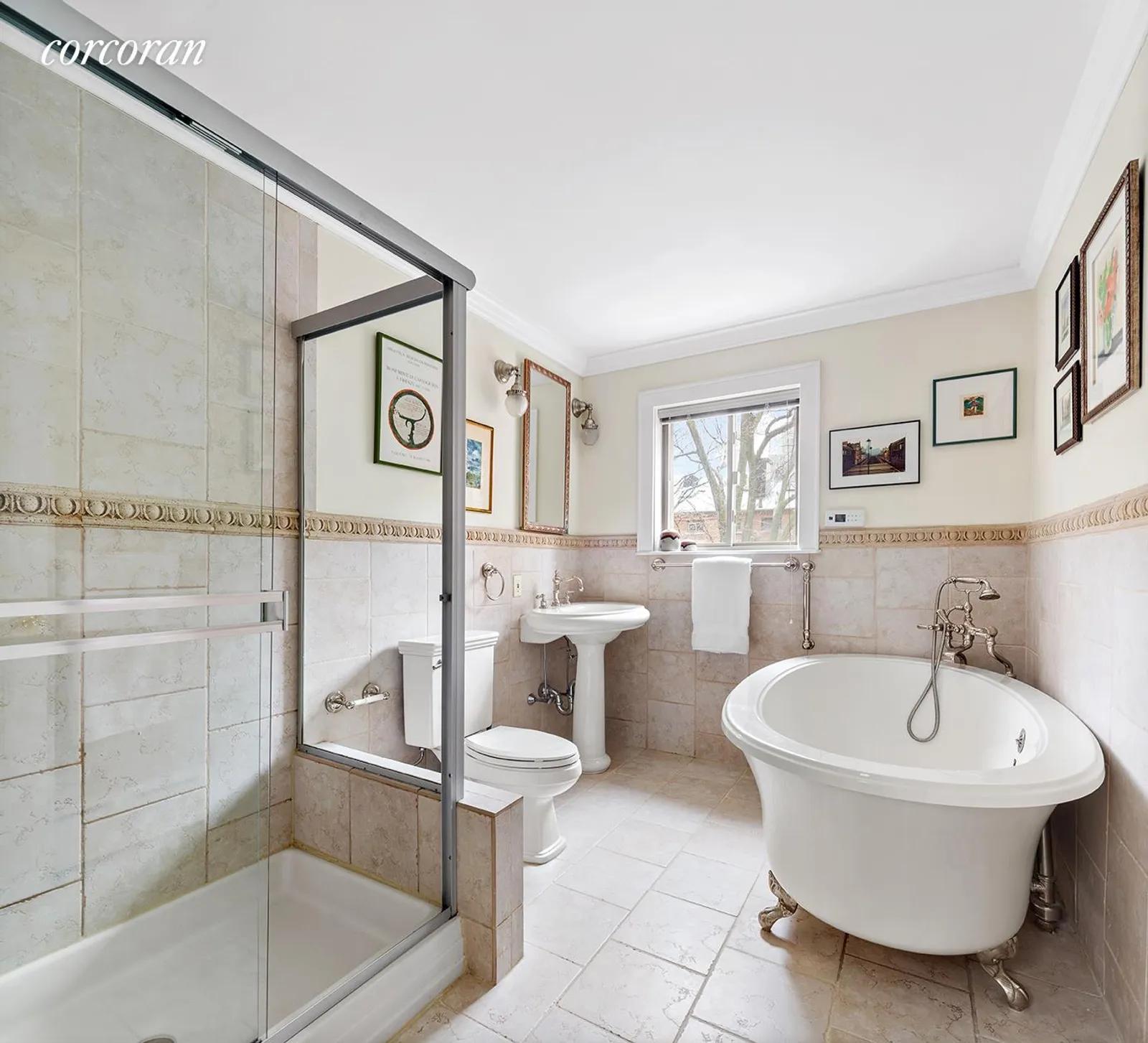 New York City Real Estate | View 21 Schermerhorn Street | Full Bathroom | View 21