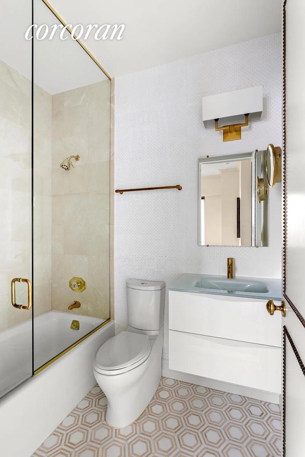 New York City Real Estate | View 200 East 69th Street, 38B | Full Bathroom | View 27