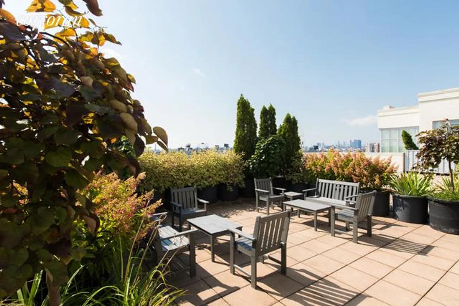 New York City Real Estate | View 27-28 Thomson Avenue, 347 | room 4 | View 5