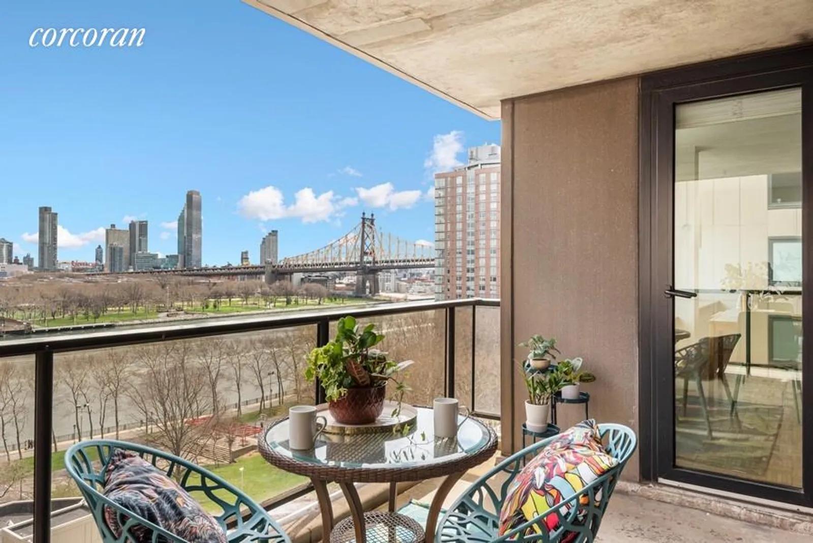 New York City Real Estate | View 531 Main Street, 1103 | 2 Beds, 2 Baths | View 1