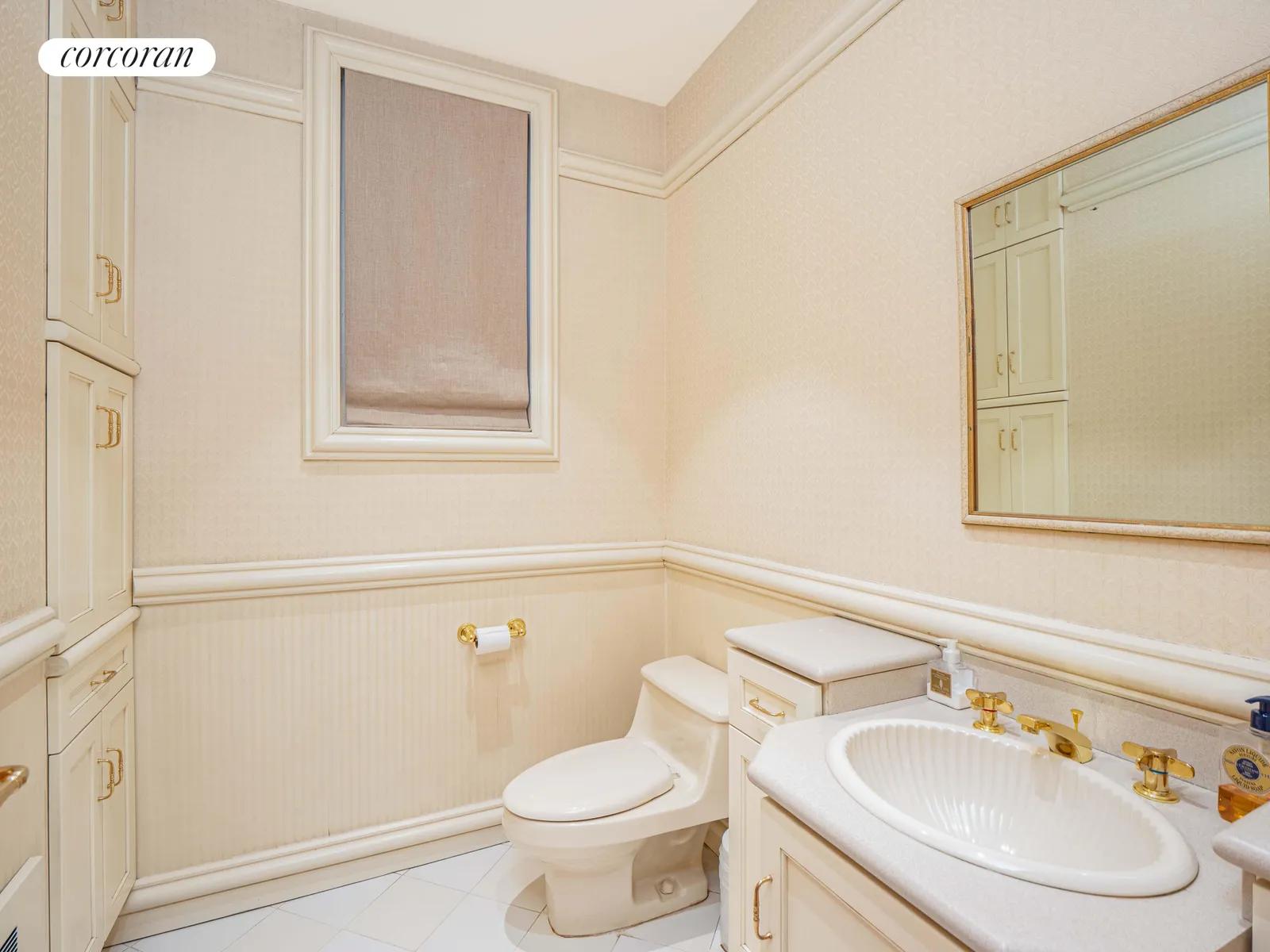 New York City Real Estate | View 1016 Fifth Avenue, 1D | Restroom | View 14