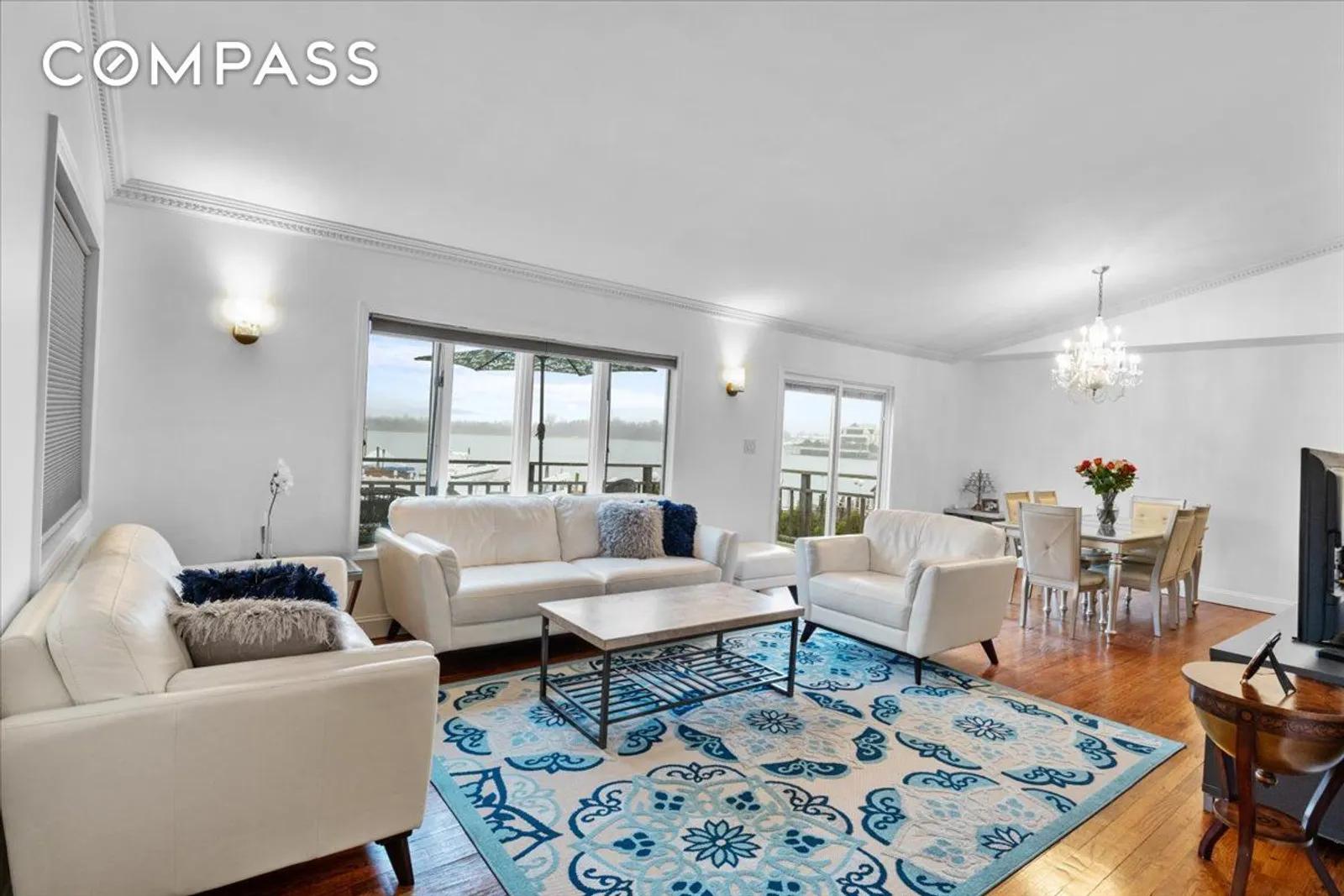 New York City Real Estate | View 299 Whitman Drive, Townhouse | Photo (RPX) | View 10