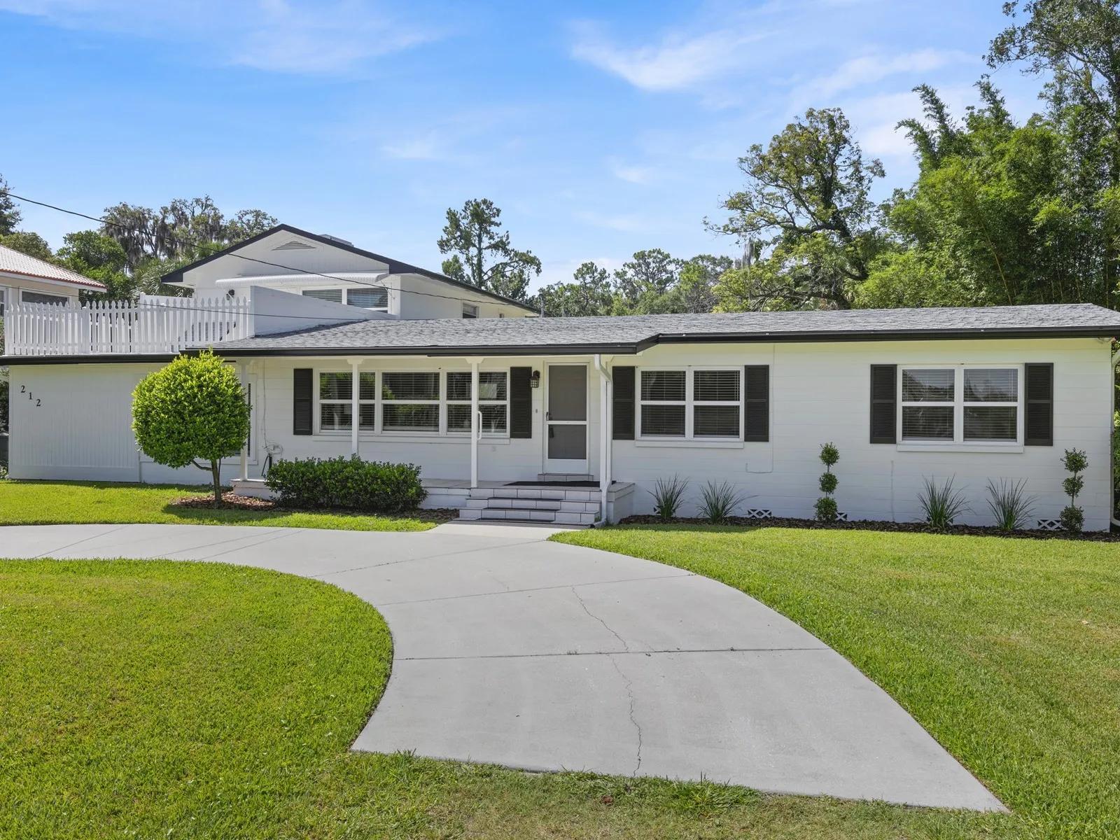 Central Florida Real Estate | View 212 W 1st Avenue | 003_77581629 | View 3
