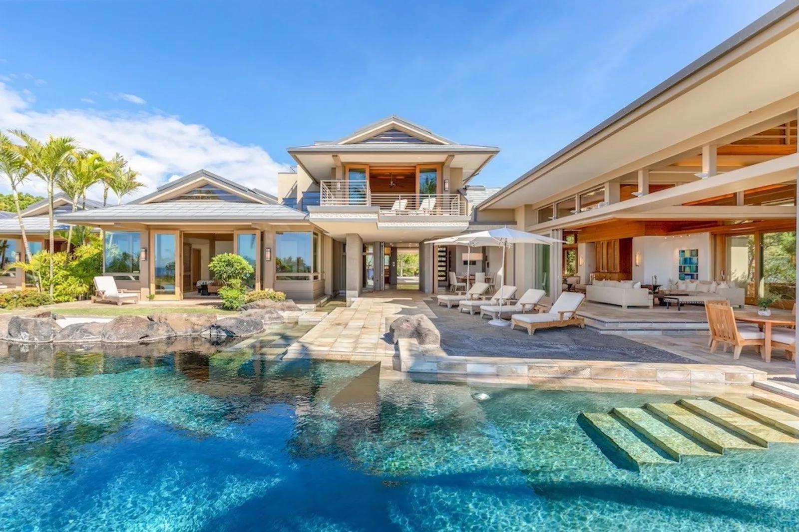 Hawaii Real Estate | View 62-3704 Kiekiena Pl | 4 Beds, 5 Baths | View 1