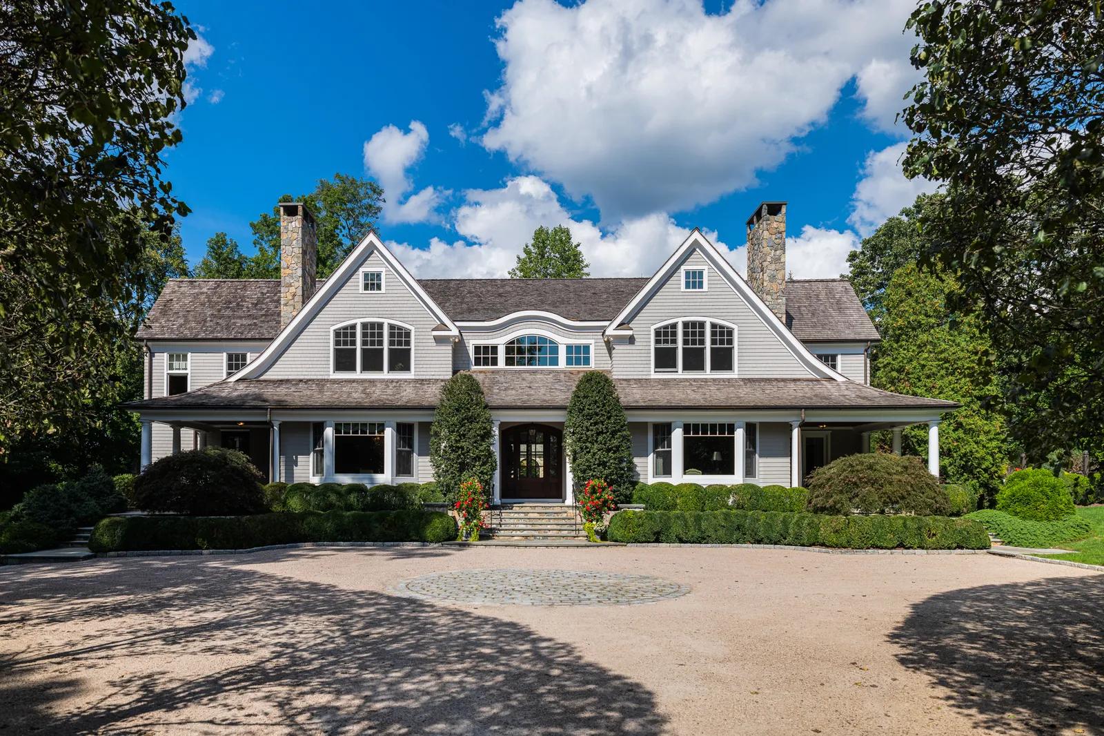 Greenwich Real Estate | View 26 Stoney Wylde Lane | 6 Beds, 6 Baths | View 1