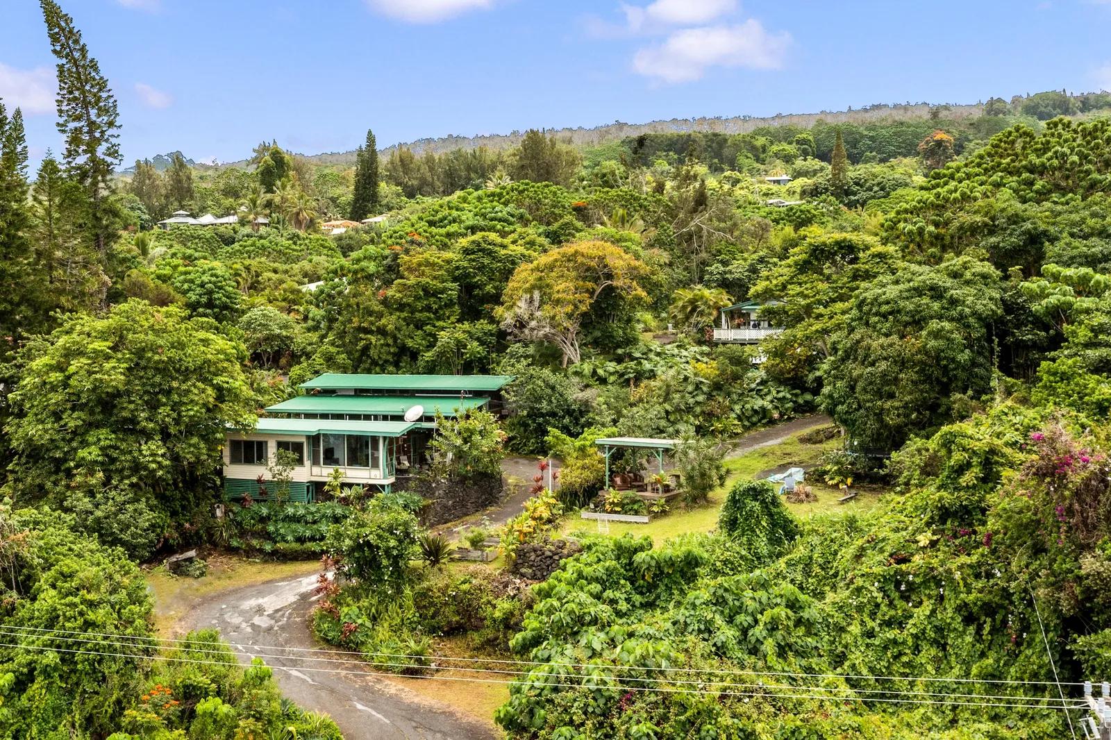 Hawaii Real Estate | View 78-6935-b Mamalahoa Hwy | 3 Beds, 3 Baths | View 1