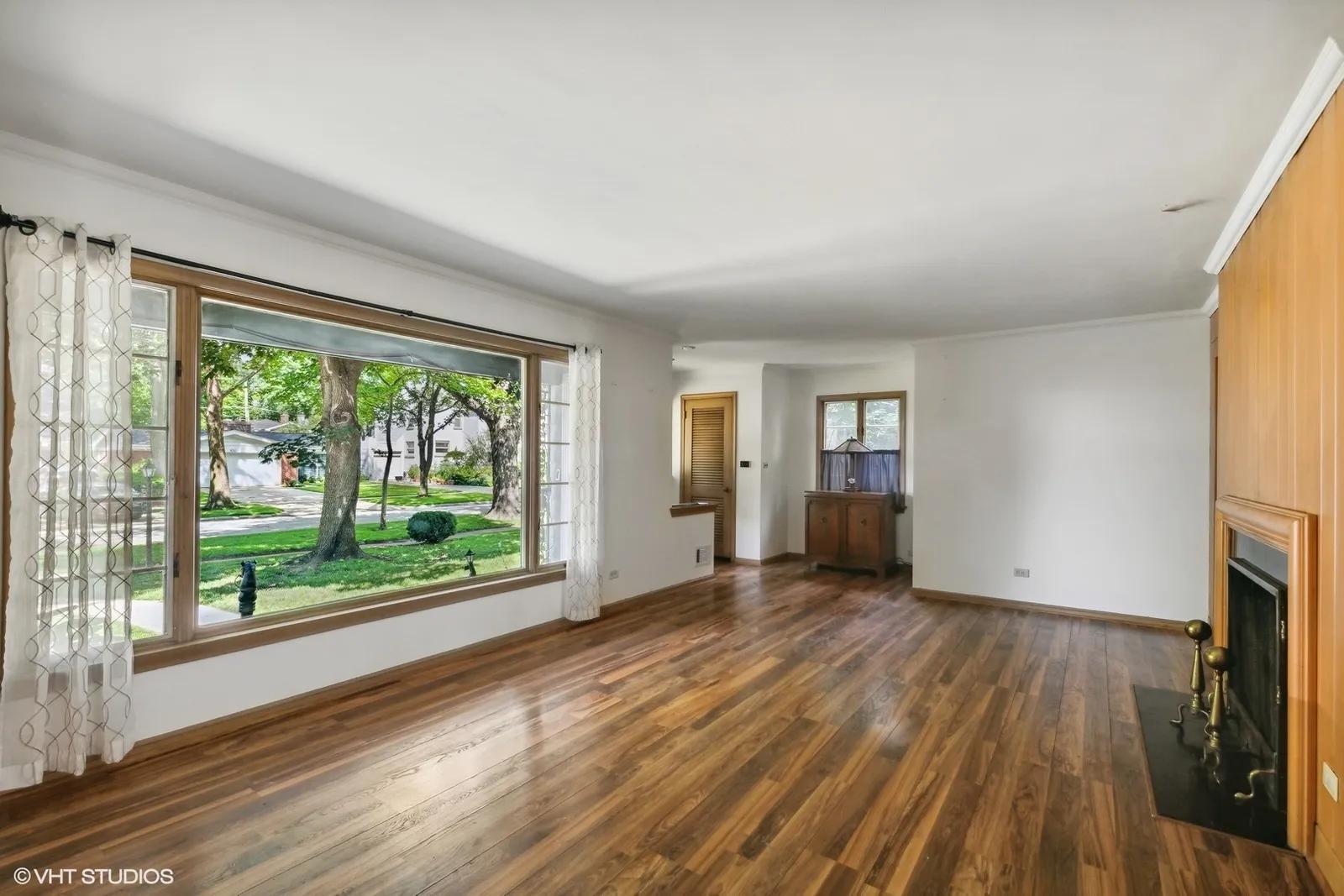 New York City Real Estate | View 1001 S Delphia | room 3 | View 4