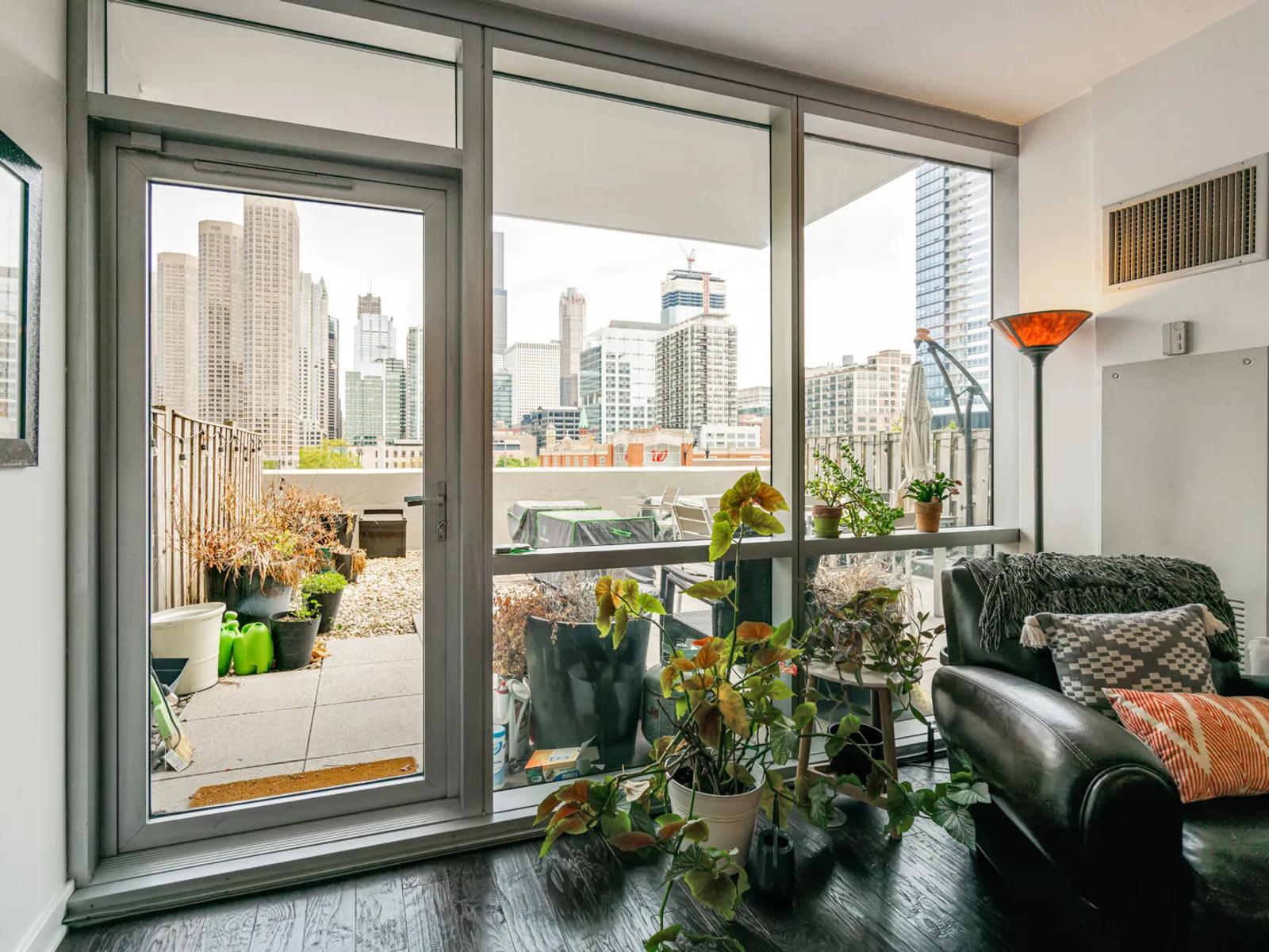 Chicago Real Estate | View 123 S Green, 304B | room 1 | View 2