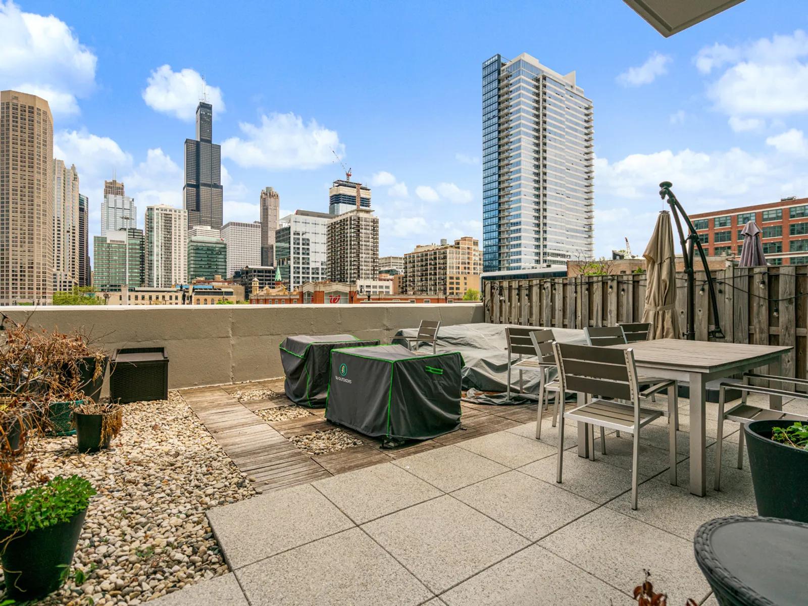 Chicago Real Estate | View 123 S Green, 304B | room 2 | View 3
