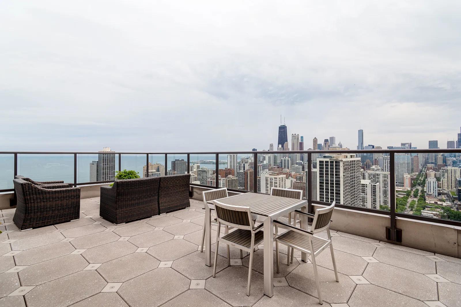 New York City Real Estate | View 1660 N Lasalle, 2507 | room 15 | View 16