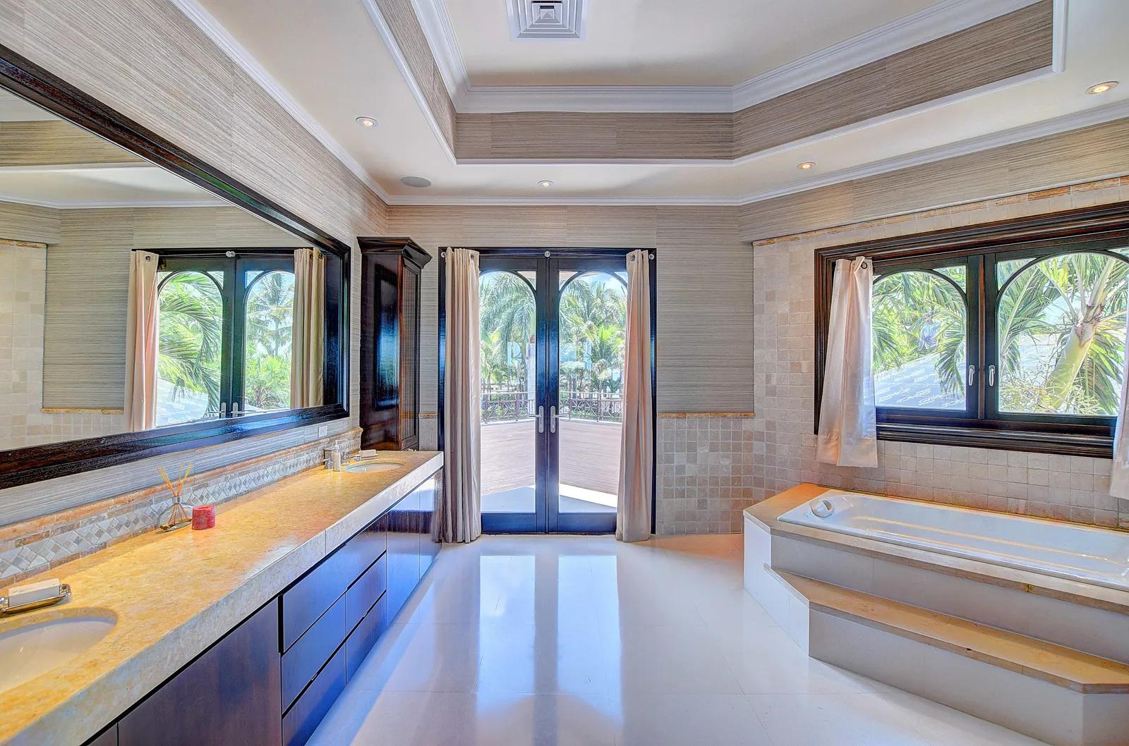 Bahamas Real Estate | View 76 Island End, Ocean Club | Master Bathroom  | View 13
