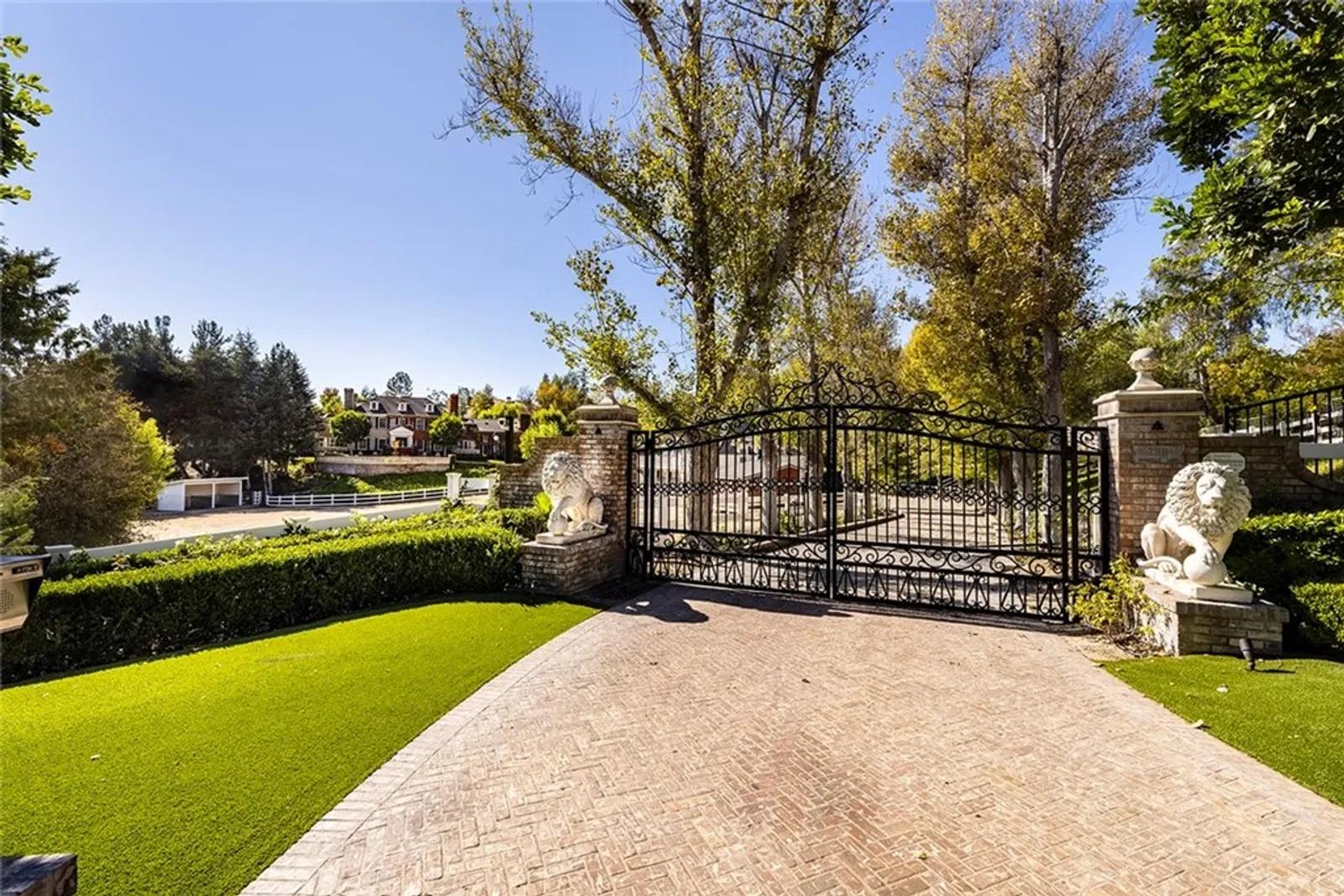Southern California Real Estate | View 23111 Maravilla Lane | Listing | View 58
