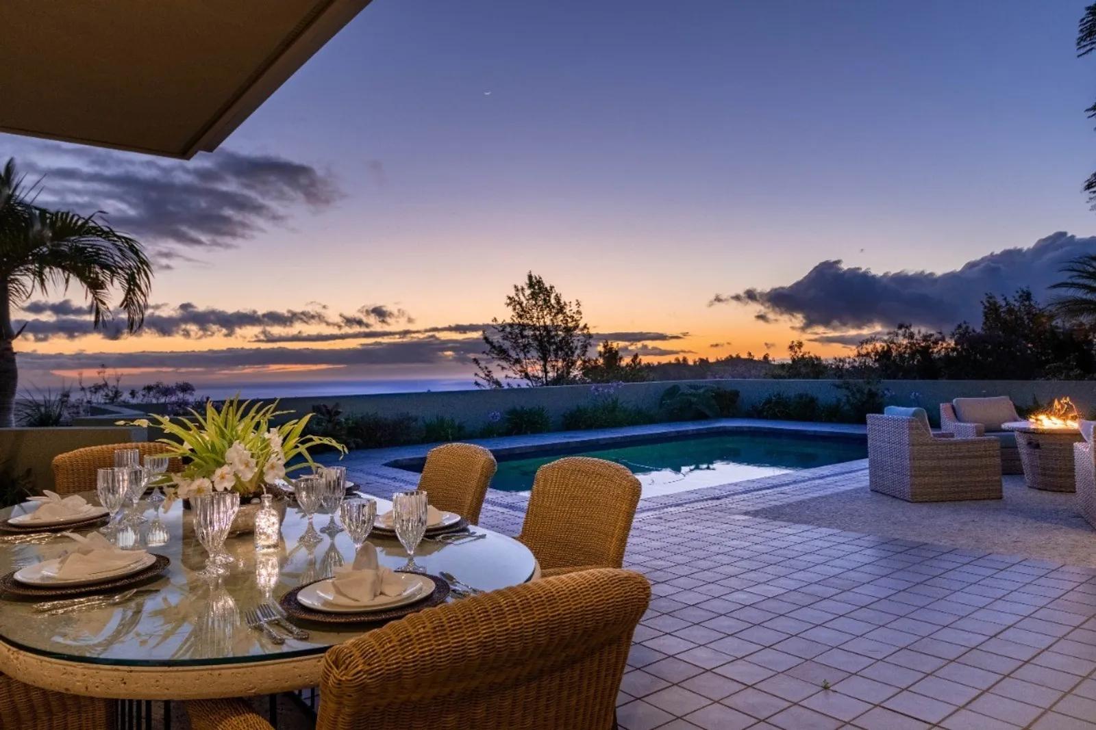 Hawaii Real Estate | View 71-1618 Puu Kamanu Pl | 5 Beds, 5 Baths | View 1