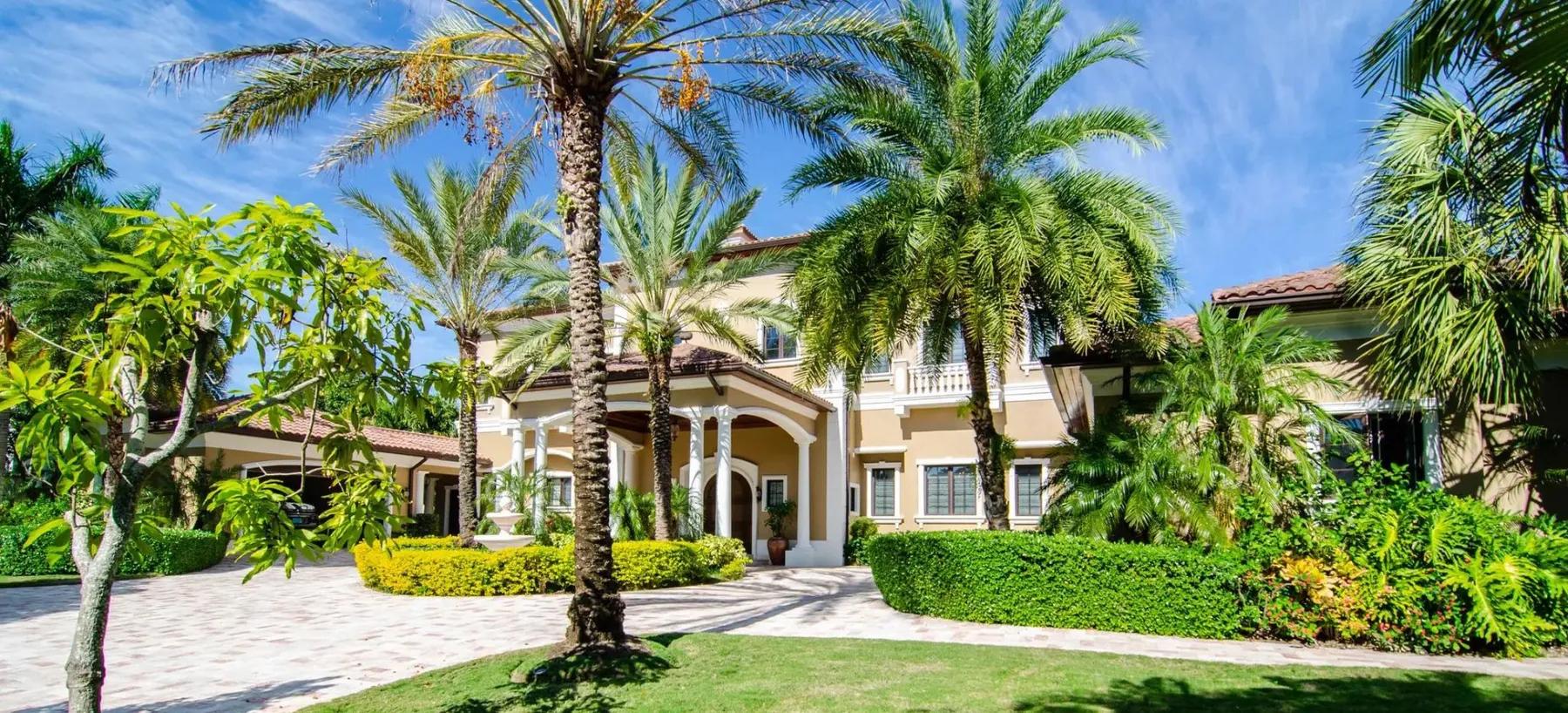 Find Luxury Real Estate in West Bay | Corcoran CA Christie Bahamas