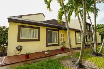 Homes for sale in West Palm Beach | View 5288 Bosque Lane #53 | 2 Beds, 1 Bath