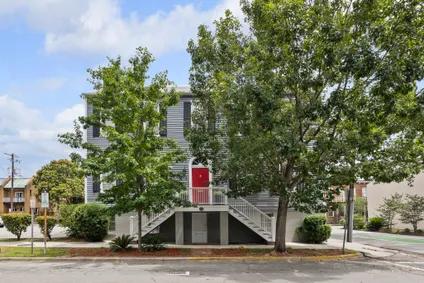 Homes for sale in Savannah | View 424 E President Street | 4 Beds, 3 Baths