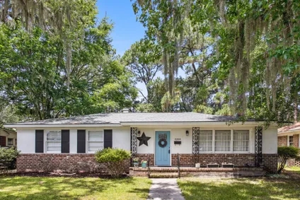 Homes for sale in Savannah | View 5209 Habersham Street | 3 Beds, 2 Baths
