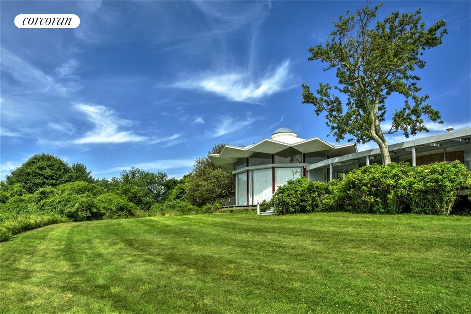 The Hamptons Real Estate | View  | room 5 | View 6