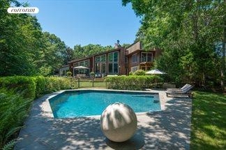 Homes in The Hamptons | View 8 Kettle Court | 5 Beds, 7 Baths