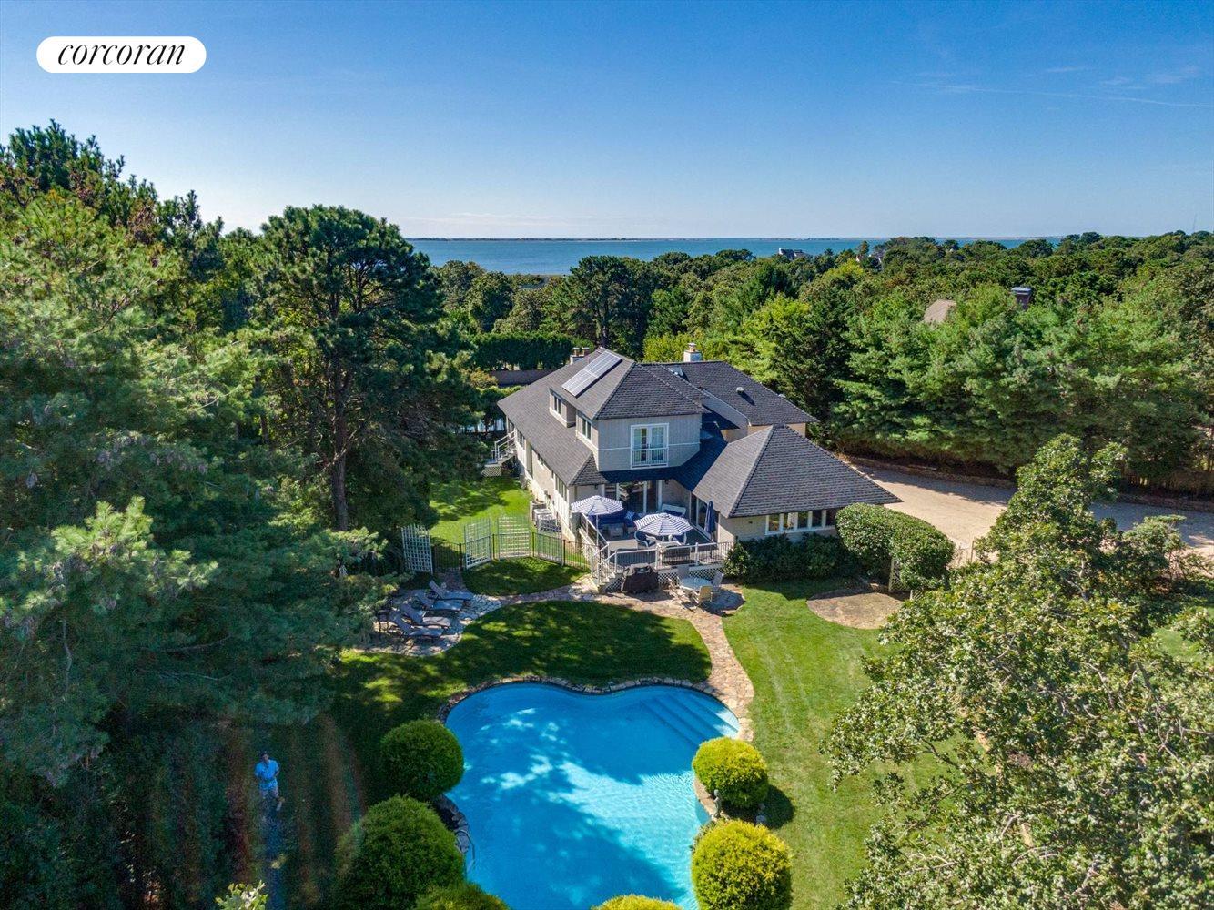 The Hamptons Real Estate | View 141 Middle Pond Road | 6 Beds, 5 Baths | View 1